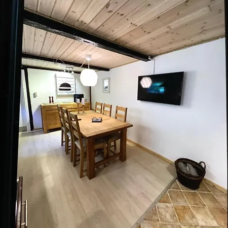 Conedue Oda ve Kahvaltı *